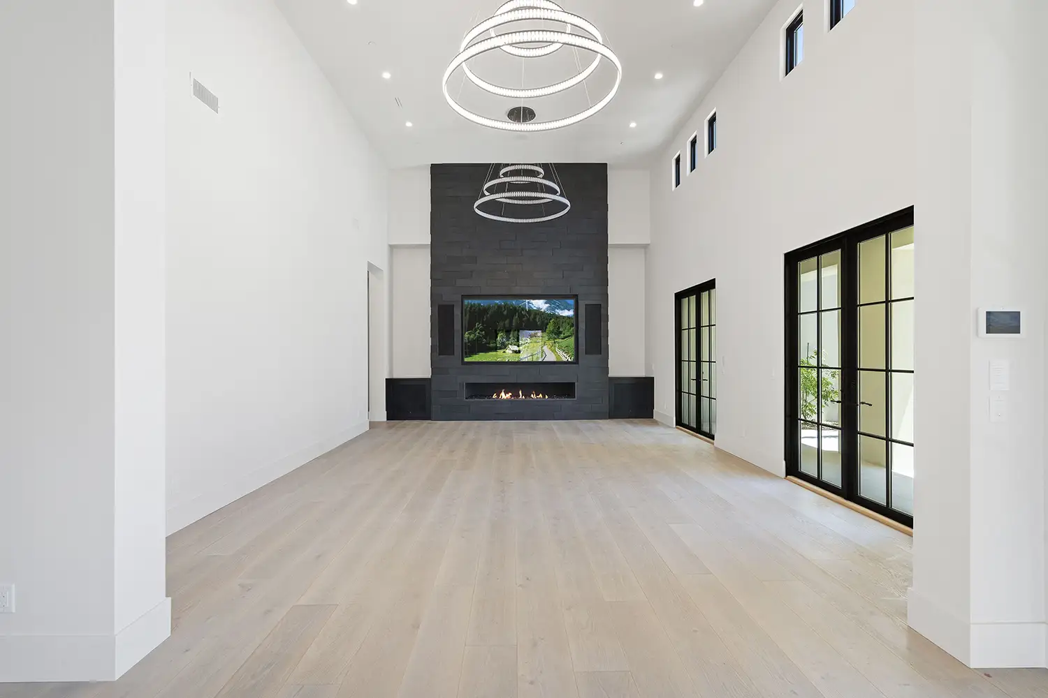 COVER PHOTO 13-Family Room - Hummingbird